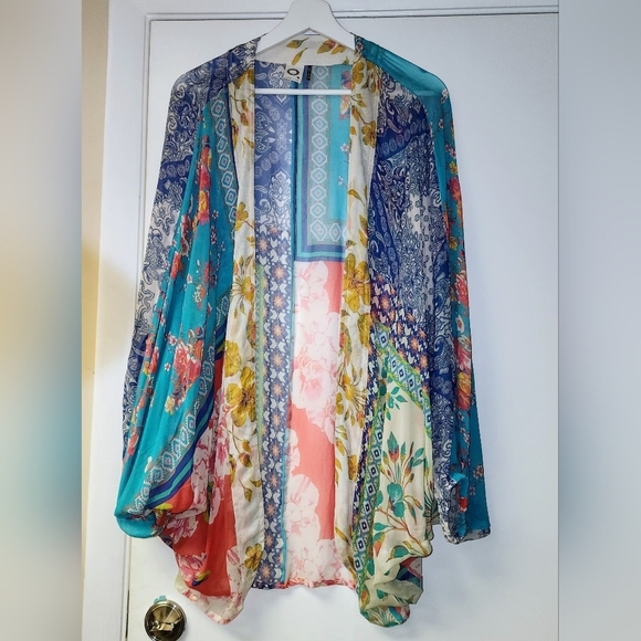 ANTHROPOLOGIE AKEMI & KIN Floral Cocoon Kimono, Cover up Size O/S - Picture 6 of 10